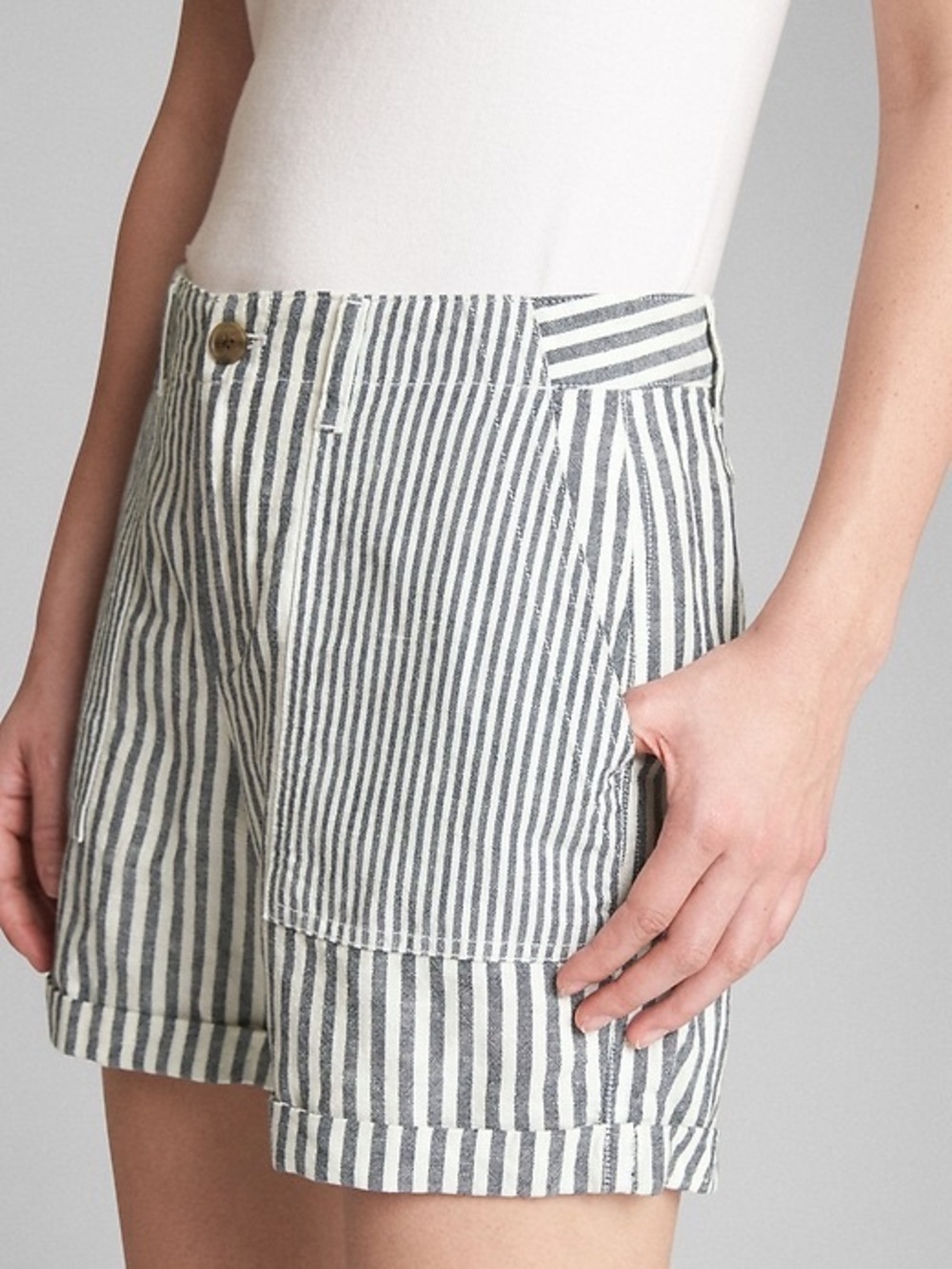 4/$25 Gap Girlfriend Chino Shorts White Striped Linen Blend Inseam 5” Sz 4
